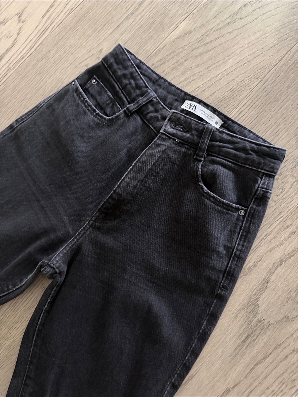 EUC Zara High-Rise Black Mom Jeans